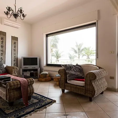 Virginia Villa *